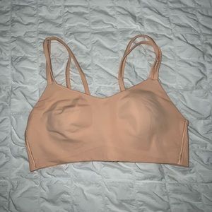 Lululemon like a cloud bra